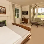 Burythorpe House