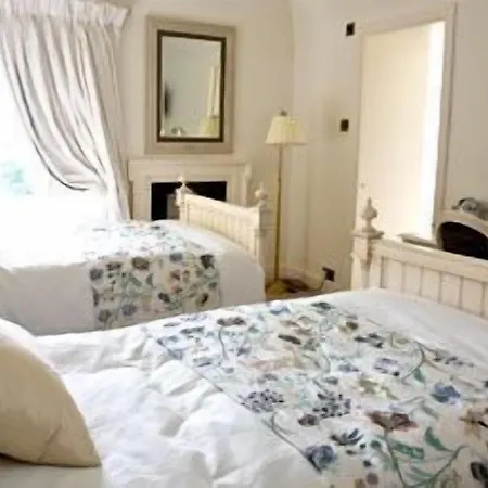 Burythorpe House Гостевой дом 4*